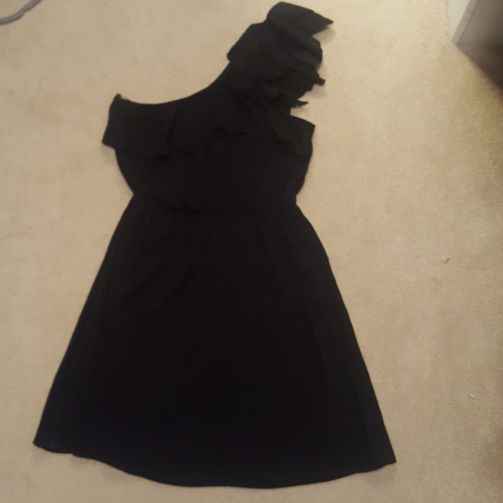 One sholder little black dress